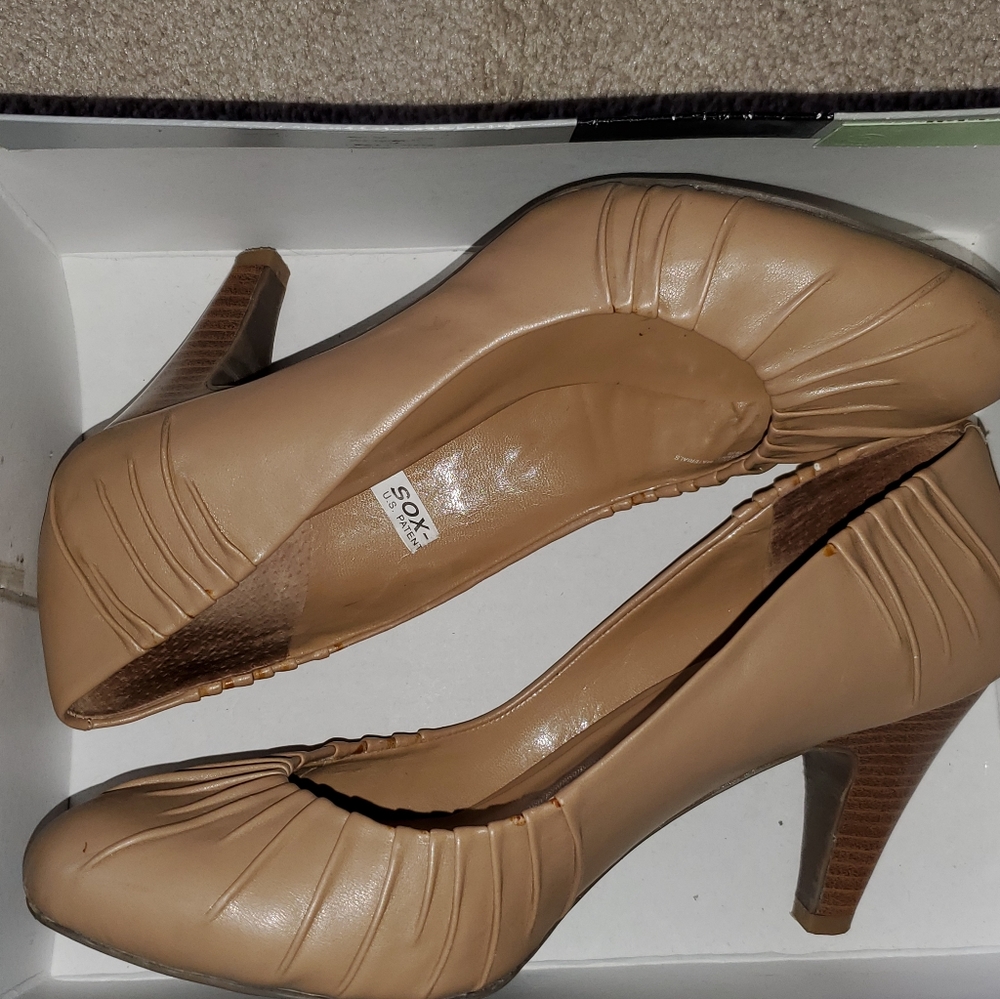 Mossimo Pumps (GUC)